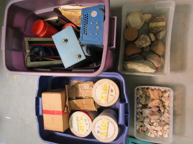 lot 754 image: 3 ROCK TUMBLERS AND LAPIDARY SUPPLIES