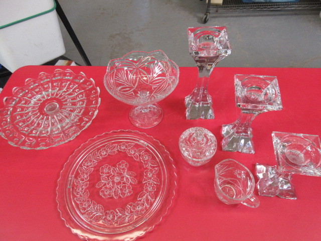 lot 776 image: CRYSTAL AND GLASSWARE