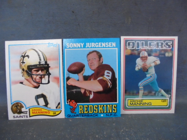 lot 4 image: Vintage Football Cards