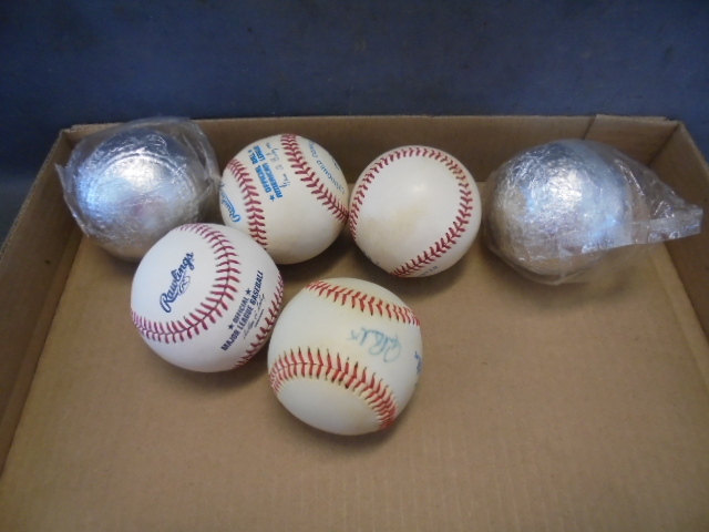 lot 16 image: Autographed Baseballs