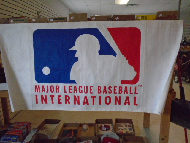 lot 23 image: Major League Baseball Banner
