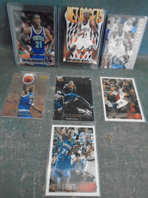 lot 88 image: 8 Kevin Garnett Rookie Cards