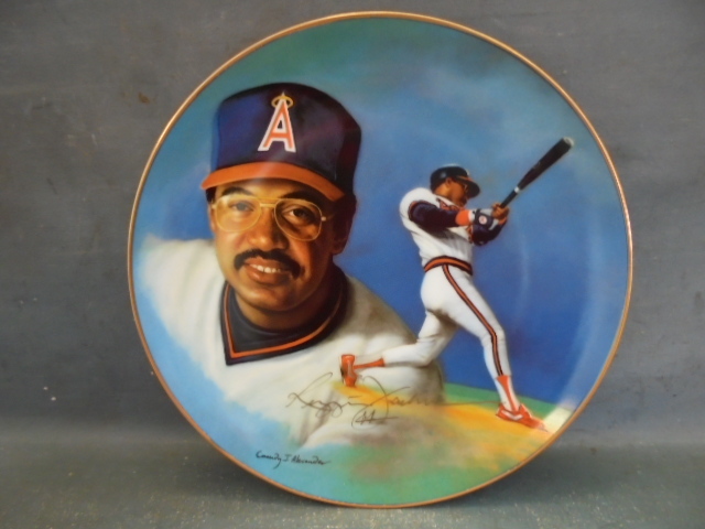 lot 18 image: Reggie Jackson Commemorative Baseball Plate
