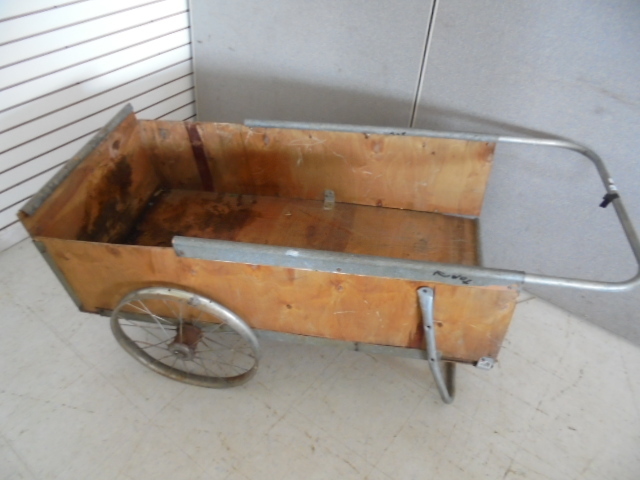 lot 7 image: HandMade Cart