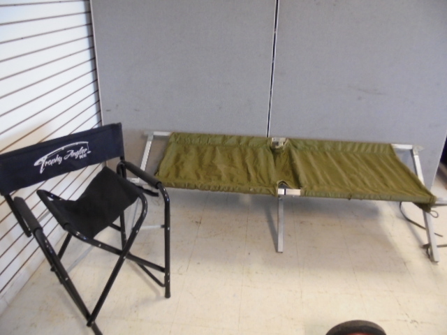 lot 15 image: US Airline Cot & Seat
