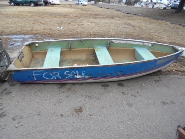 lot 28 image: Boat Lawn Ornament