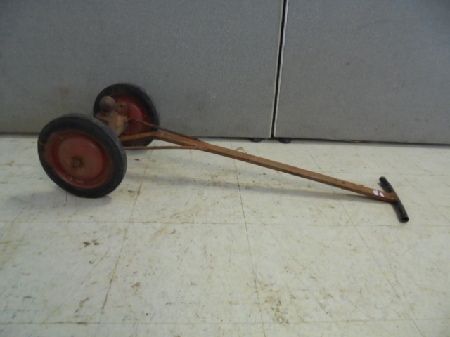 lot 54 image: Boat Trailer Tow Bar
