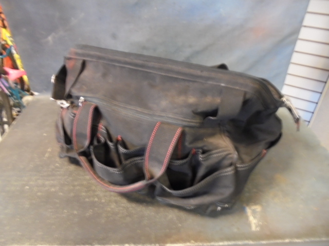 lot 59 image: Tool Bag