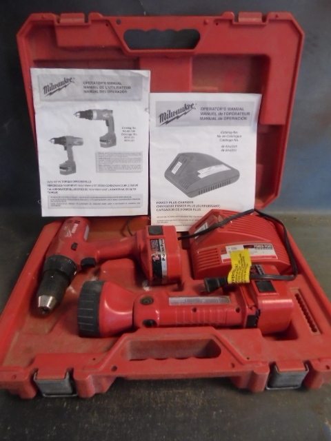 lot 94 image: Milwaukee Cordless Drill and Flashlight