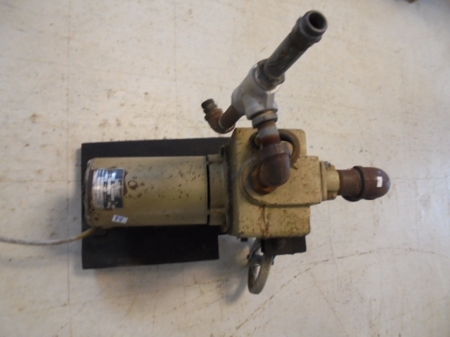 lot 99 image: Water Pump