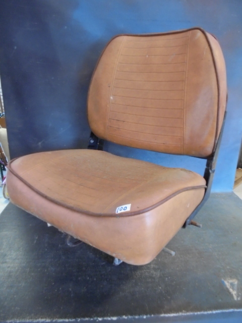 lot 100 image: Boat Seat