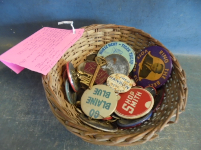 lot 112 image: Vintage Button Collection