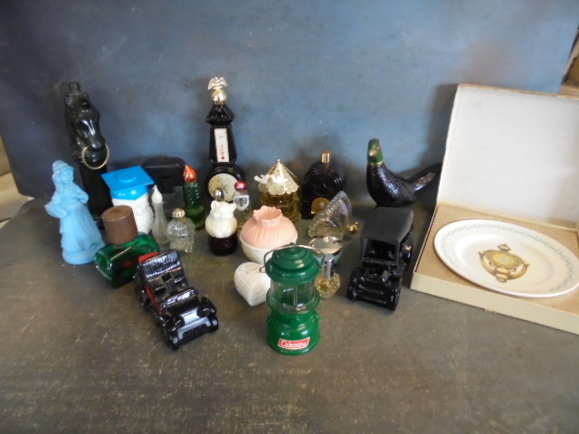lot 136 image: Avon Bottle Collection with 2nd Anniversary Plate