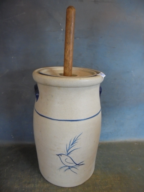 lot 138 image: Stoneware Cookie Jar