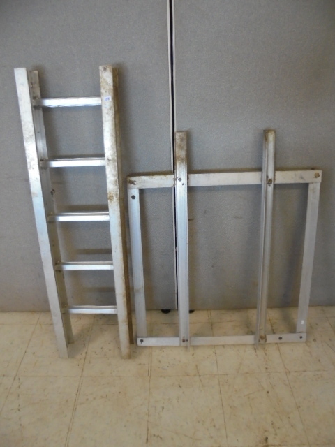 lot 164 image: Aluminum Support