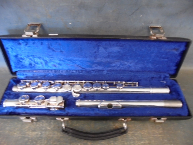 lot 143 image: Flute