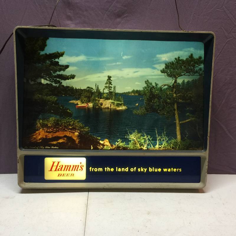 lot 3 image: Vintage Hamms Beer Light Up Sign