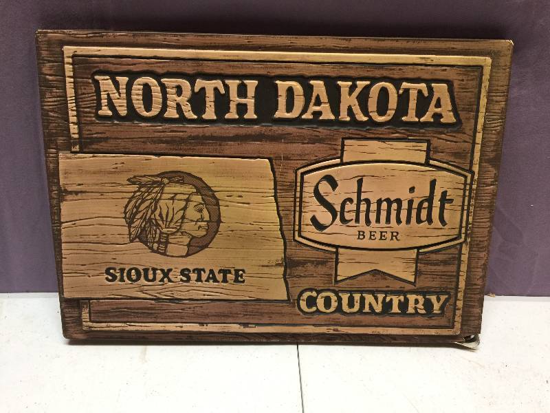 lot 15 image: North Dakota Sioux State Schmidt Beer Country Sign