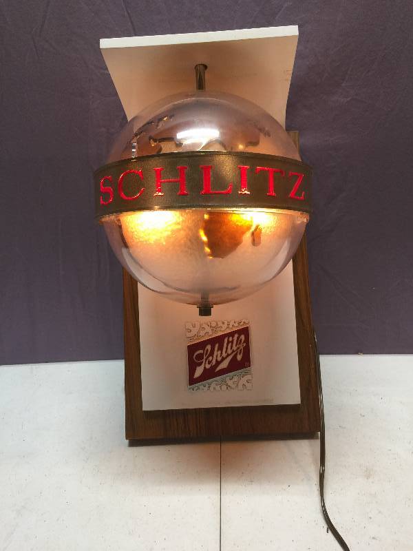 lot 17 image: Schlitz Beer Light Up Rotating Globe