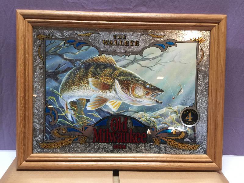 lot 22 image: Old Milwaukee Wildlife Series Mirror #4
