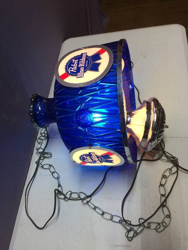 lot 18 image: Pabst Blue Ribbon Hanging Light
