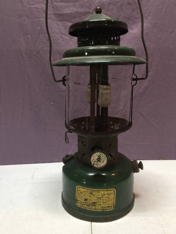 lot 32 image: Coleman Lantern