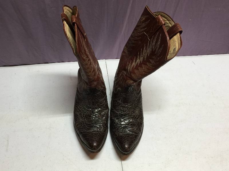 lot 81 image: Cowboy Boots