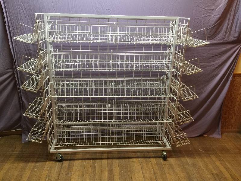 lot 125 image: Display Racking