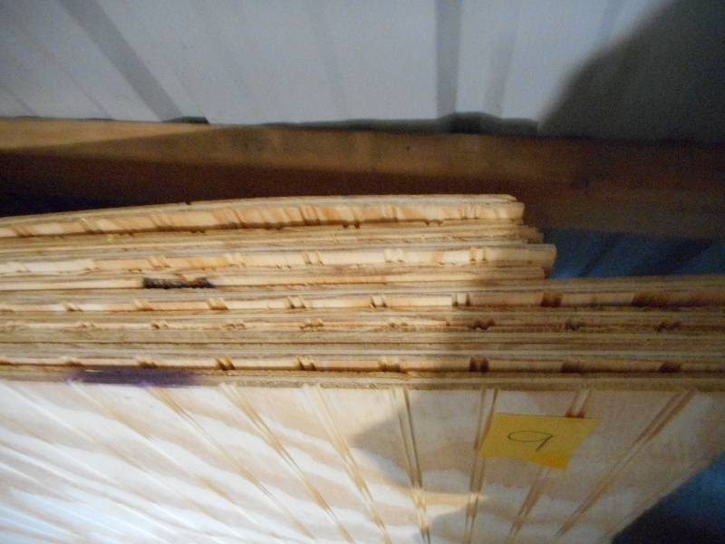 lot 9 image: Beadboard