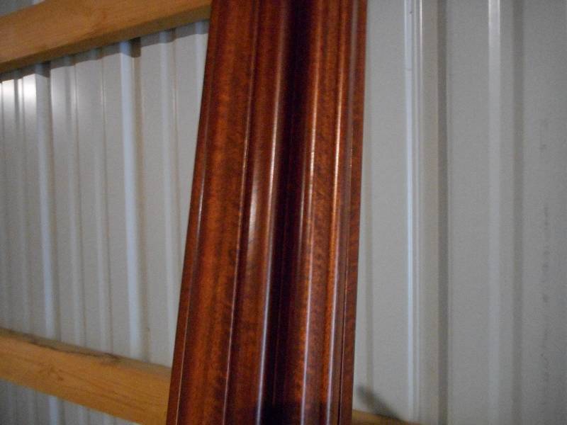 lot 11 image: Mahogany Caps