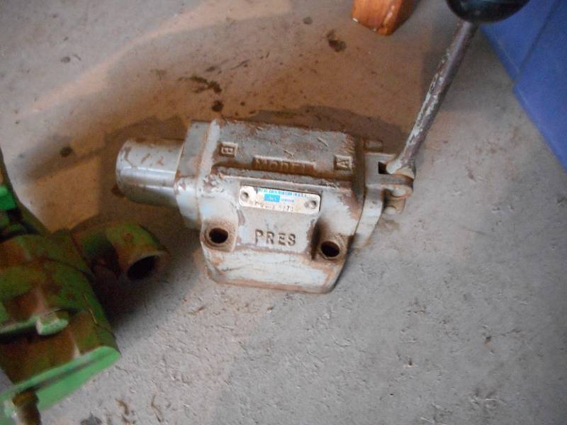 lot 31 image: Hydraulic Pump and Control