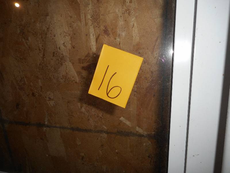 lot 16 image: Storm Door