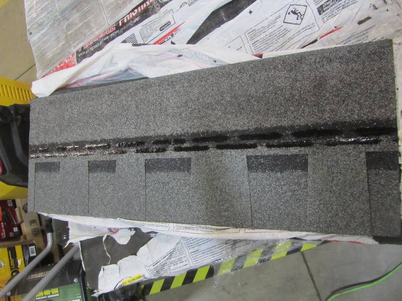 lot 10 image: pinnacle pristine shingles in herthstone (X10 bundles)