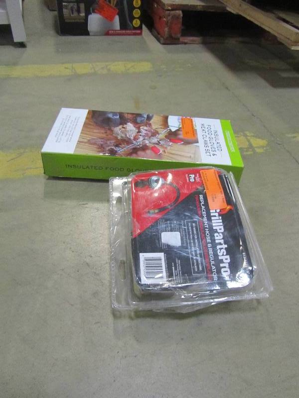lot 27 image: Charcoal Companion Insulated Food Gloves & Meat Claw SetBrinkmann Replacement Regulator with 1 Hose