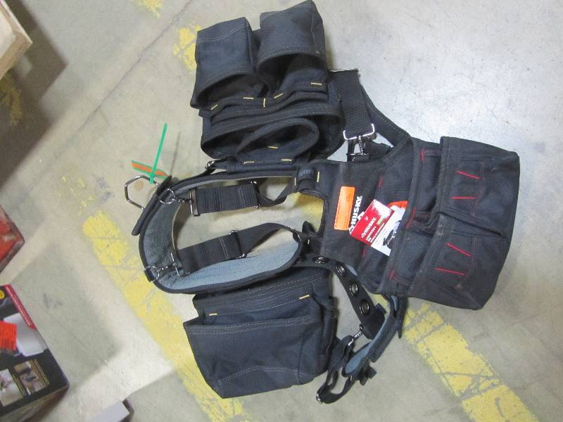 lot 42 image: Dead On Tools Professional Framers Suspension RigHusky 10-Pocket Contractors Rig