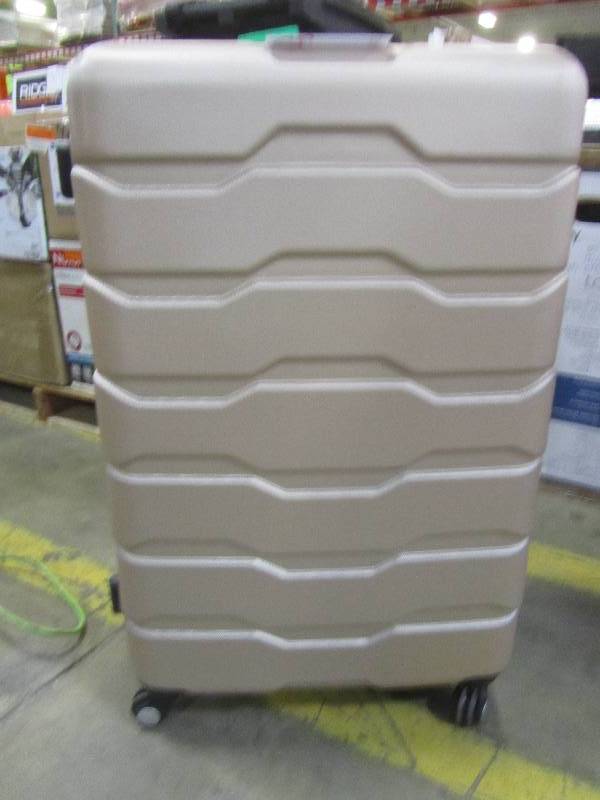 lot 53 image: Elite Luggage Omni 3-Piece Hardside Spinner Luggage Set, Champagne