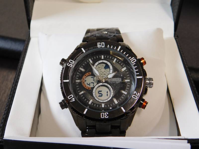 lot 39 image: NEW Barkers Of Kensington Premier Sports Watch