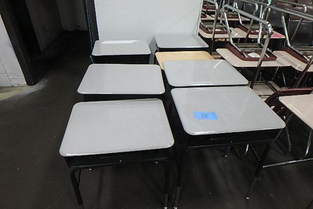 (7)Student  Desks