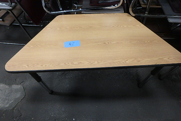 (4) Trapezoid TableDesk