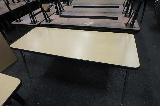 (10) 5 X 2 TablesDesks