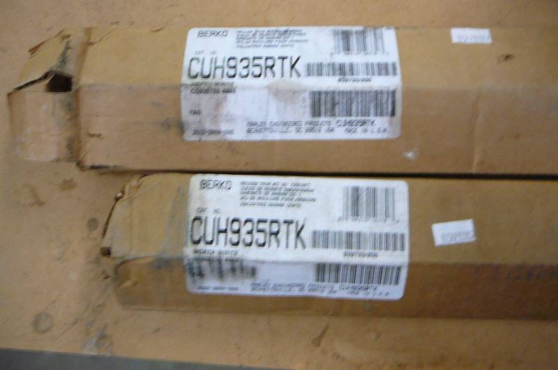Berko # CUTL935RT1S North white 2 Boxes New