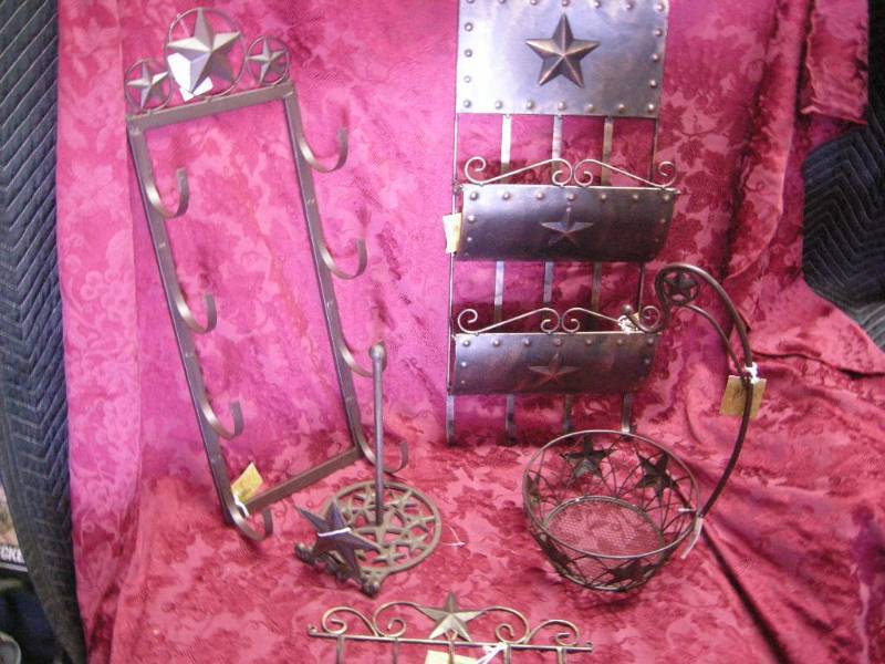 lot 27 image: Metal Star Themed Rack and Holders