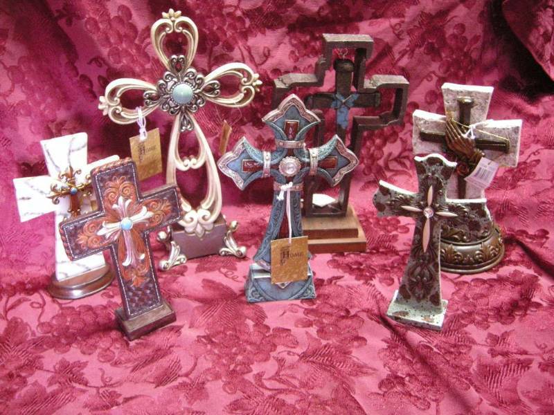 lot 39 image: Standing Crosses