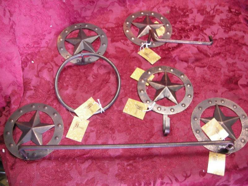 lot 56 image: Metal Star Bathroom Set