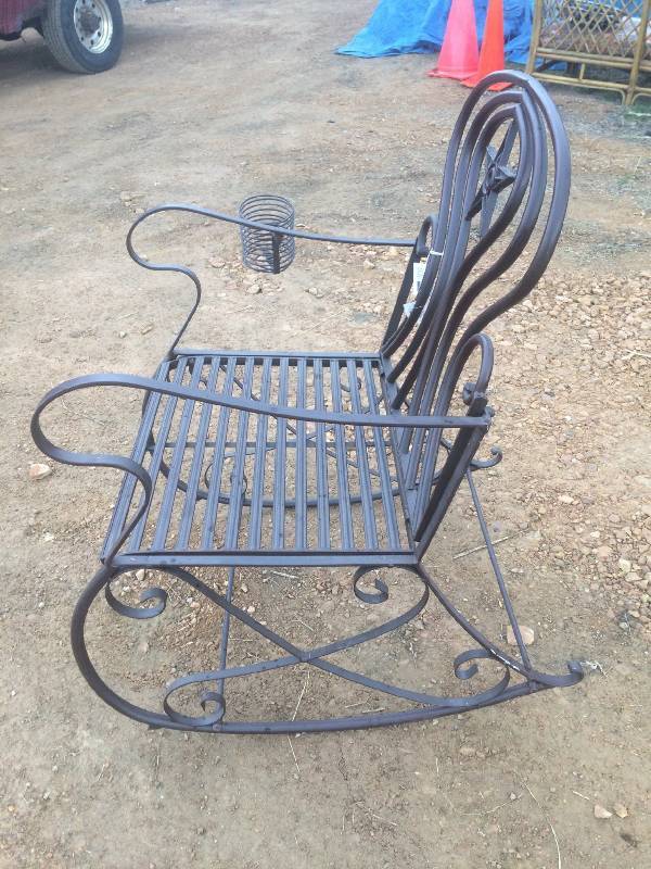 lot 17A image: Metal Star Themed Rocking Chair