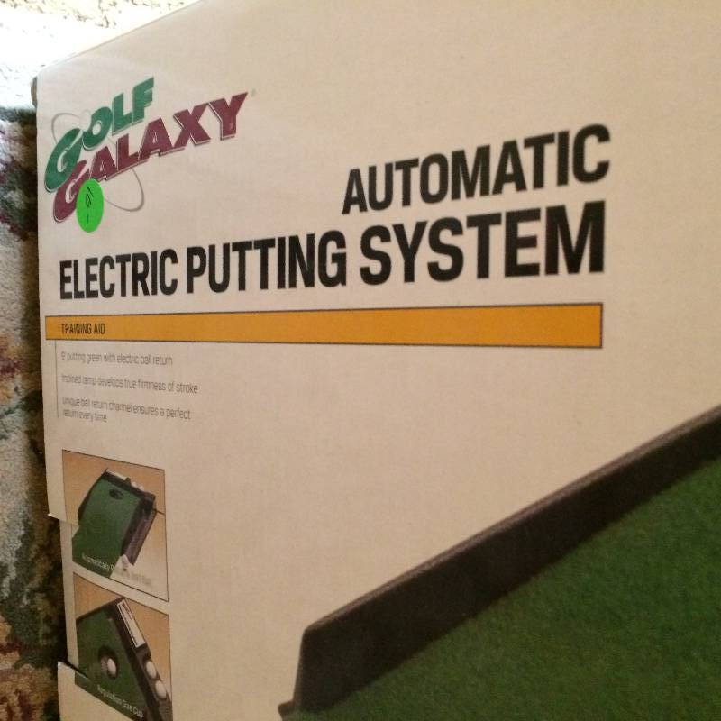 lot 7 image: Indoor Golf Putting Mat Automatic Ball Return 9 Foot Practice Green Training Aid - Used