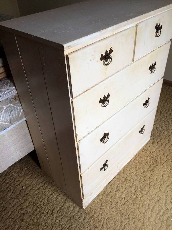lot 23 image: Vintage White Washed Wood Chest Of Drawers Dresser 26.5 Length 33.5 Height15 Width