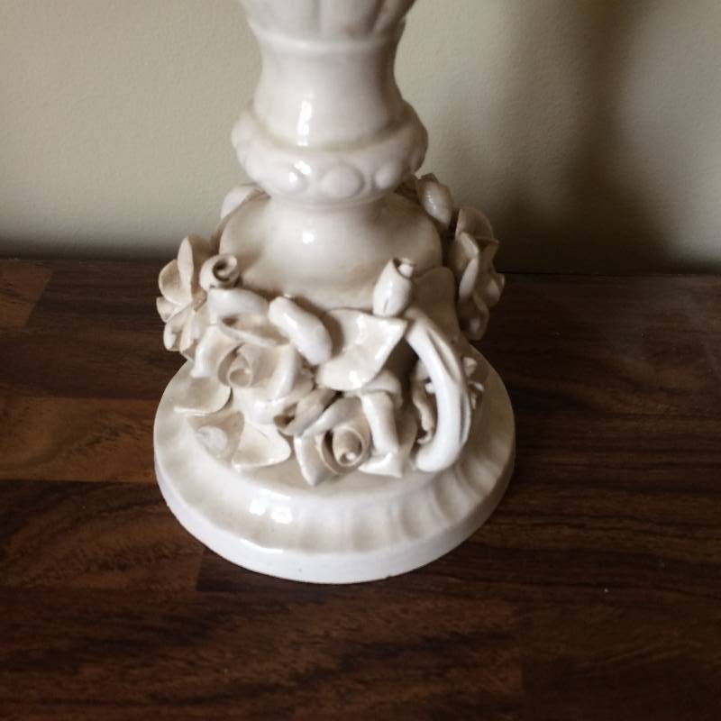 lot 26 image: 2 Antique French Style Porcelain Rose Lamps - Working