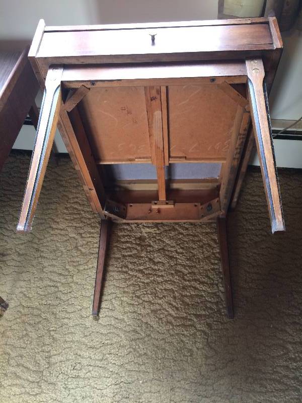 lot 28 image: MCM&nbspEND TABLE Wood 26 length 20 width 19 tall - Great Condition
