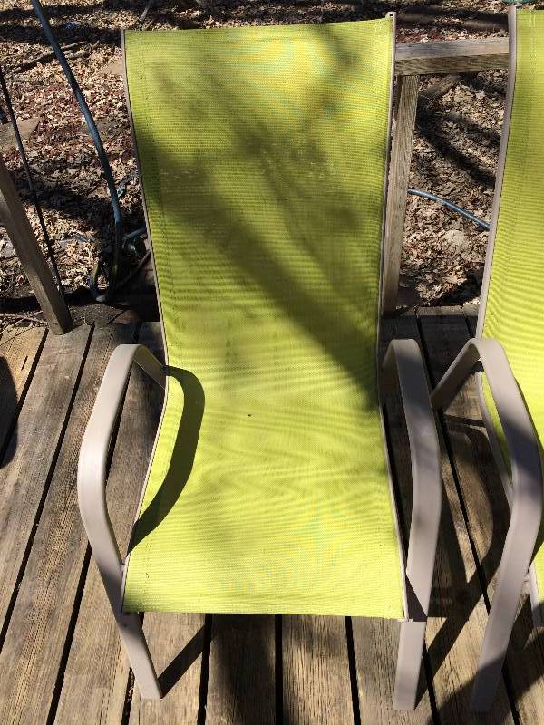 lot 34 image: 2 Like New Outdoor Patio Chairs